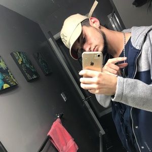 Meet your Posher, Kawika